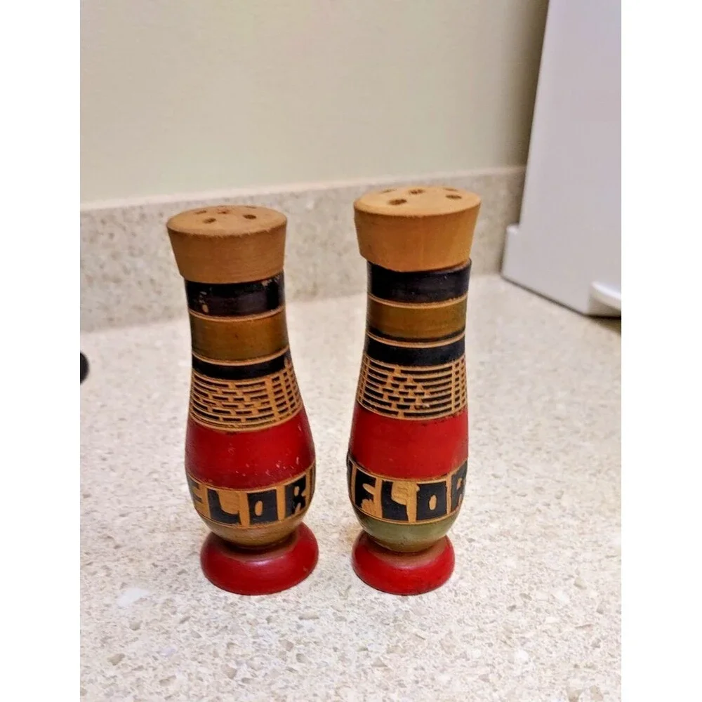 Florida Wood Vintage Salt and Pepper Shakers Hand Painted MCM Souvenir Mexico 3
